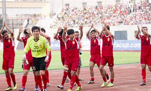 全球细节拉满！国外玩家用黏土制作《绝地求生》角色和道具